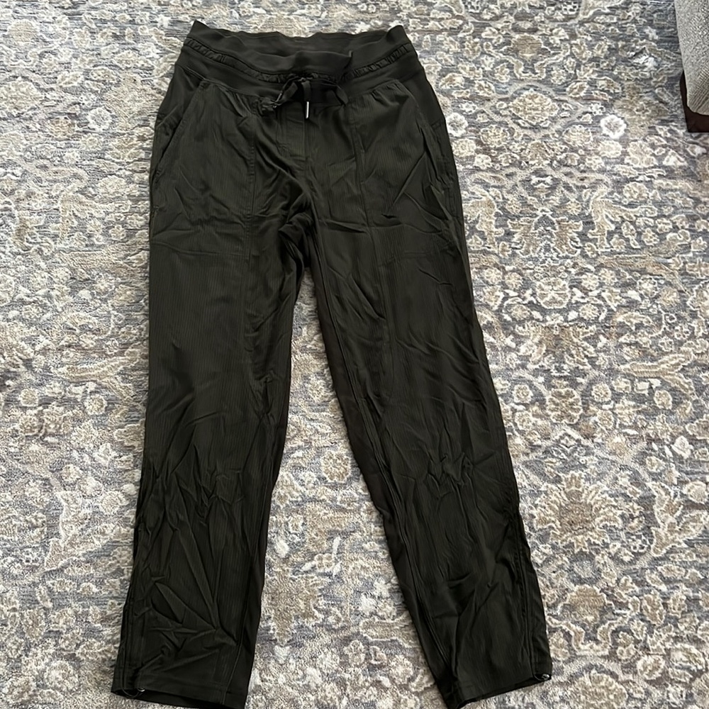 Hemmed to fit 5’1-5’3 lululemon fitted pants